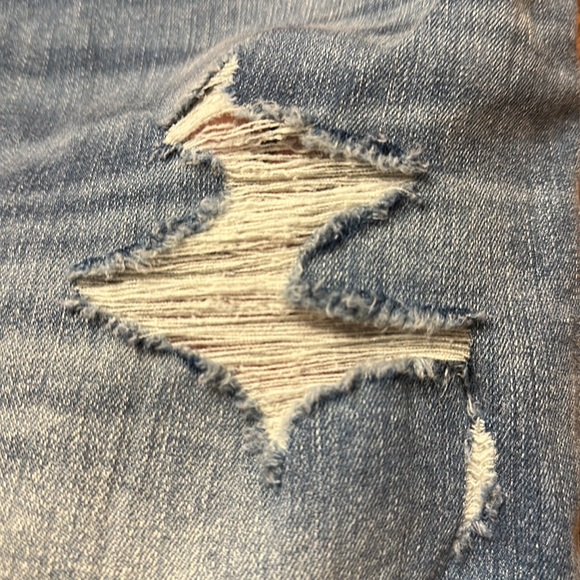 Over Belly Destruction Midi Maternity Jean Short Medium Denim Wash (Isabel mat.) - Picture 5 of 12